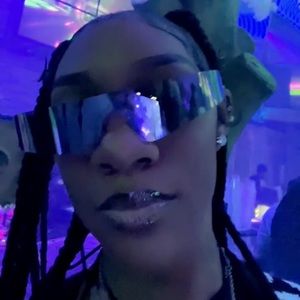 Meet your Posher, Sierra